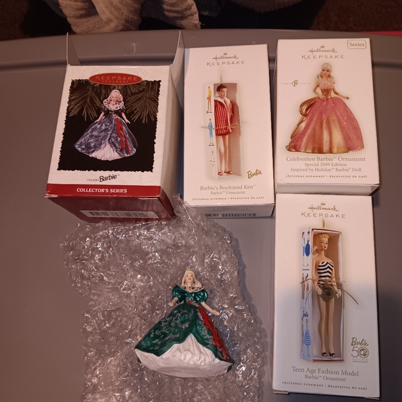 Hallmark keepsakes Barbie Christmas decor. - Picture 8 of 11